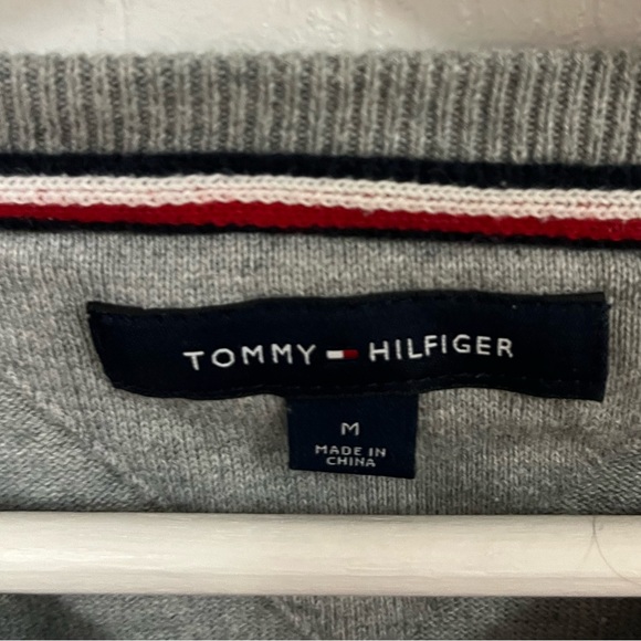 -BUNDLE- 2 men’s argyle style Tommy Hilfiger V neck sweaters - Picture 7 of 10